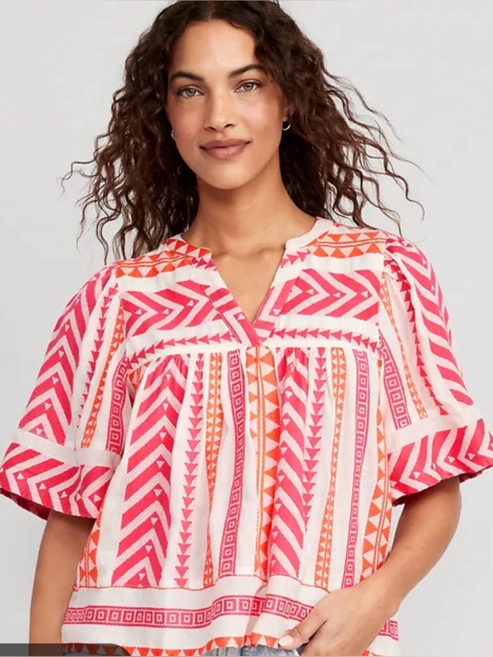 Old Navy Short-Sleeve Textured V-Neck Top | geometric pattern | SZ XS | Like New